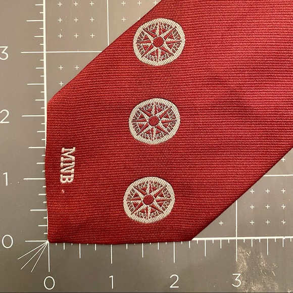 Vintage 1990s Tie w/ Nautical Compass Design - Picture 11 of 12